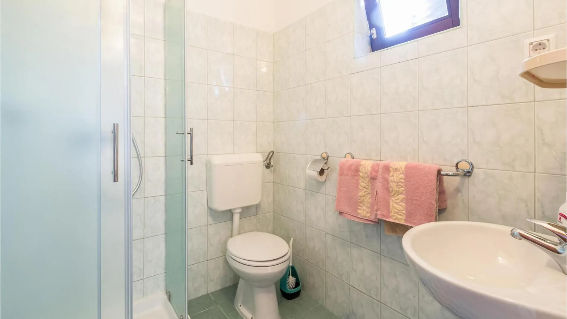 Nice Apartment In Funtana With Kitchen