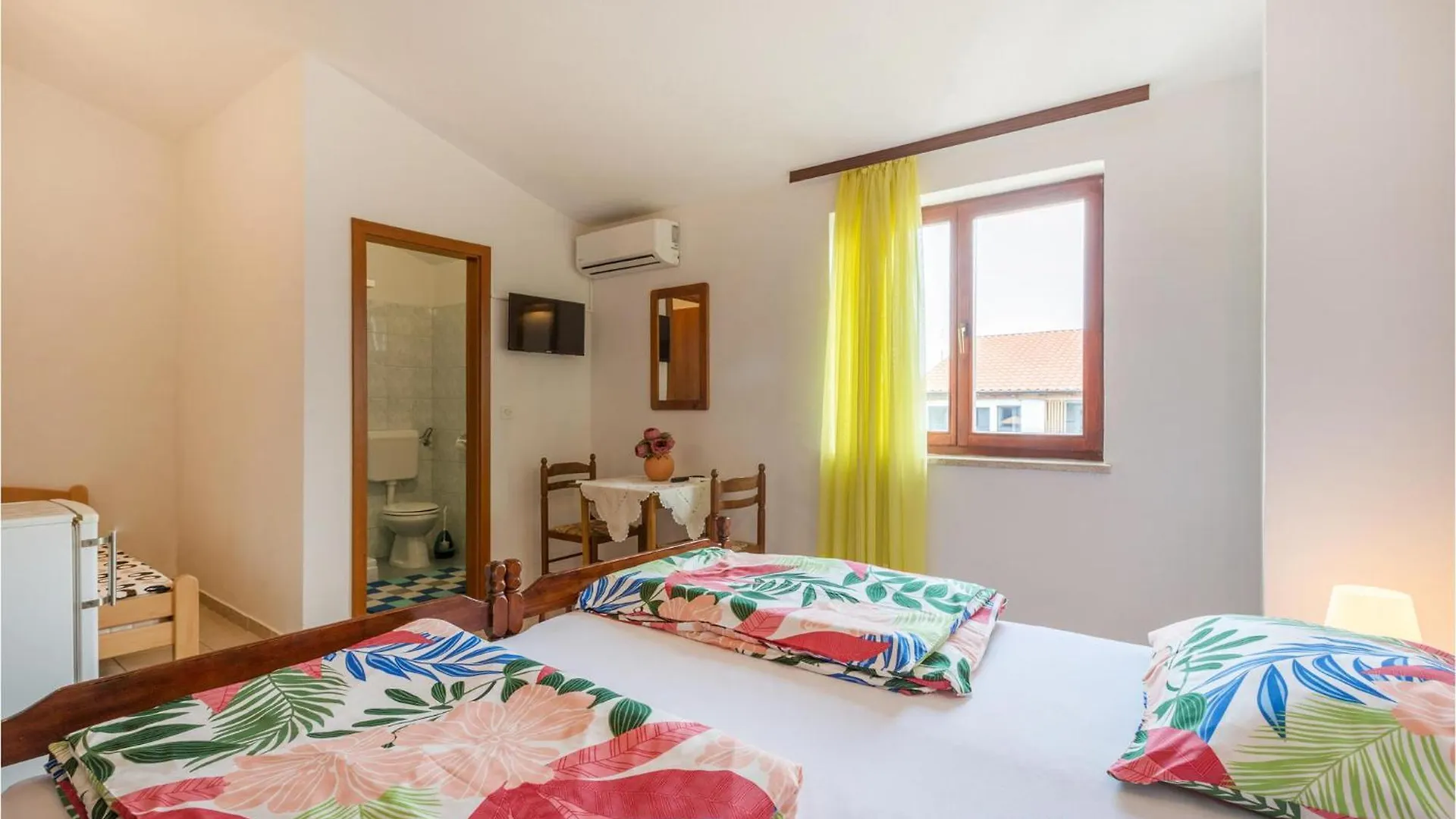 Nice Apartment In Funtana With Kitchen