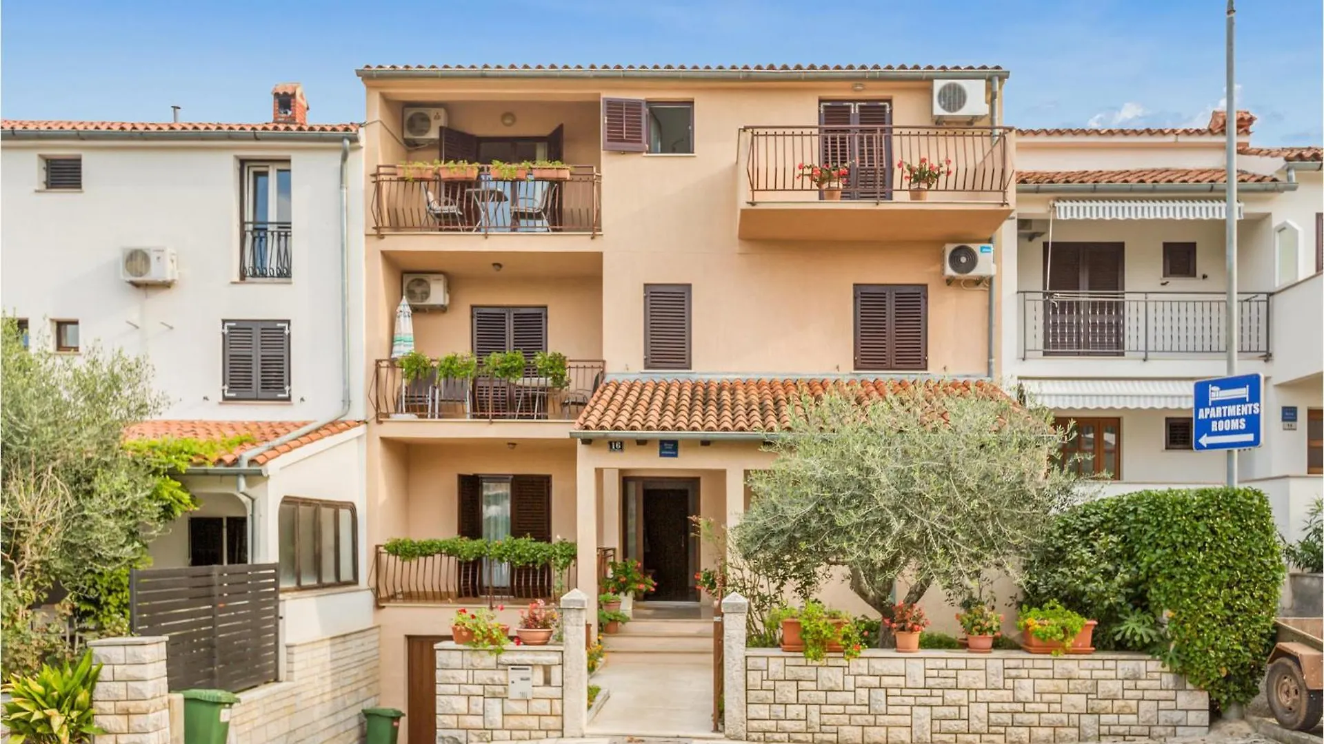 Nice Apartment In Funtana With Kitchen