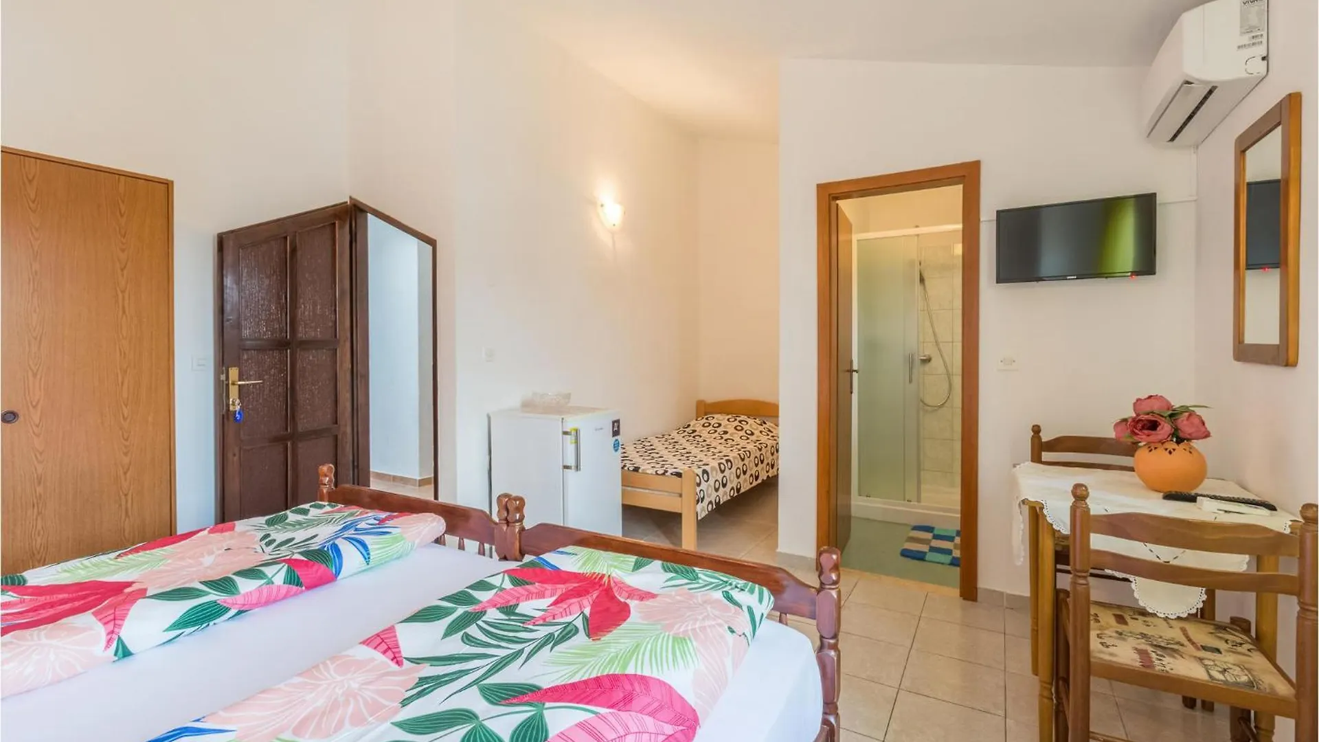 Nice Apartment In Funtana With Kitchen